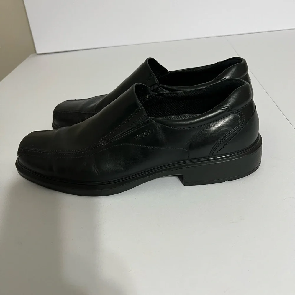 ECCO Men's Classic Black Leather Loafers
